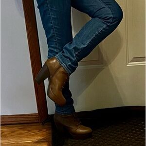 Women’s Ankle heeled boots. Sz 7 1/2